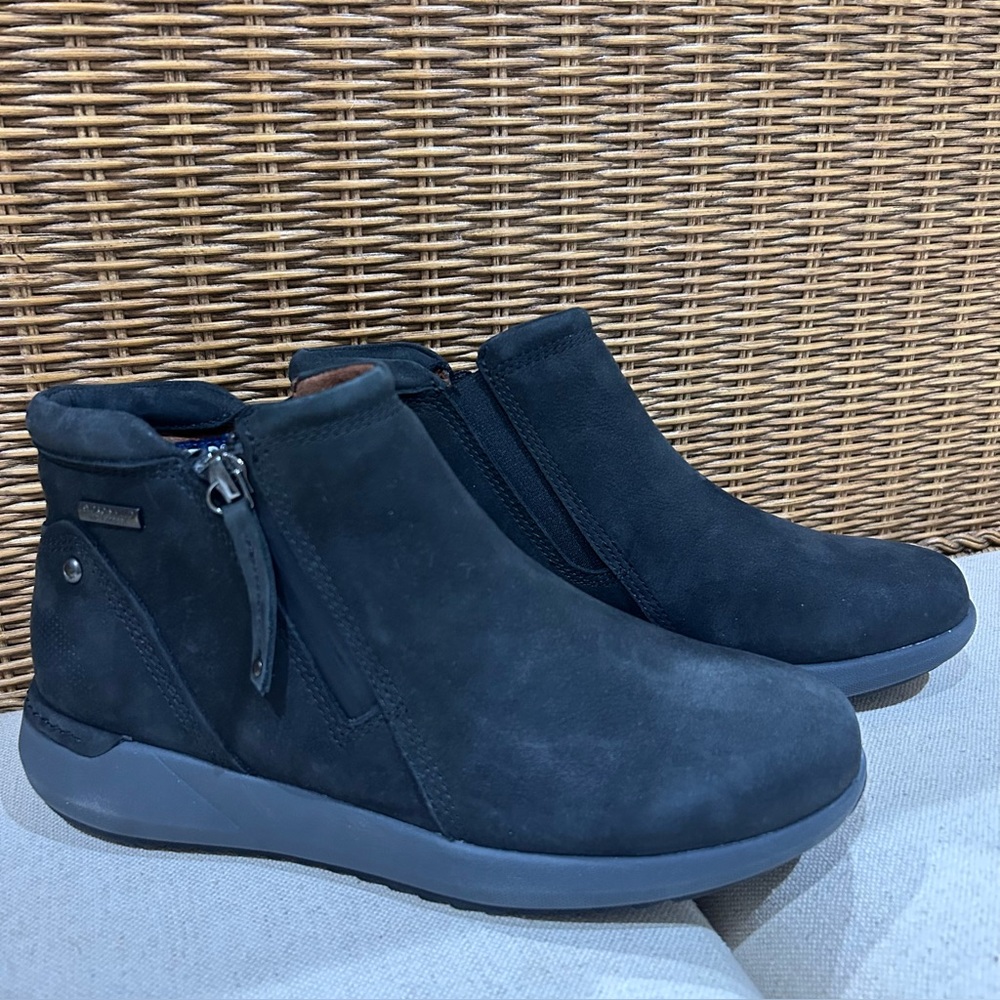 Cobb Hill by Rockport Skylar Zip Waterproof Boot Black Leather Womens Size 7 NEW